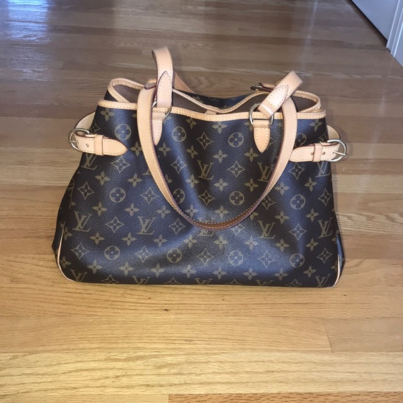 Louis Vuitton Handbags - SALE.  Authentic Louis Vuitton Great bag.